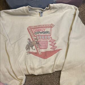 Gildan Beige Sweatshirt with Cowgirl Lodge Graphic